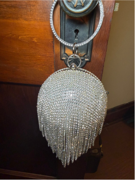 Unbranded Handbags - silver rhinestone fringe sphere clutch bag. Great for holiday parties